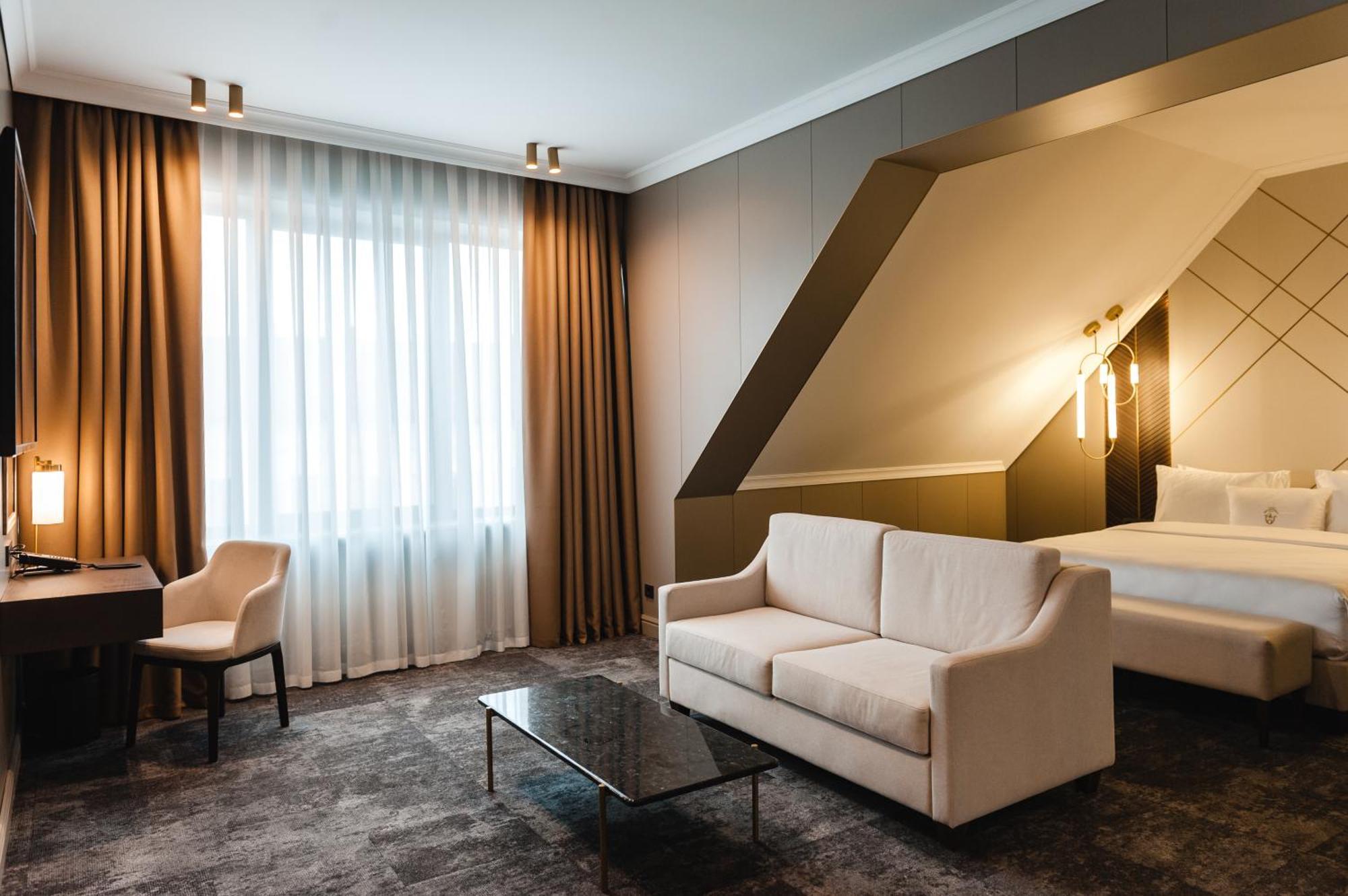 Old Continent Hotel Uzhhorod Εξωτερικό φωτογραφία