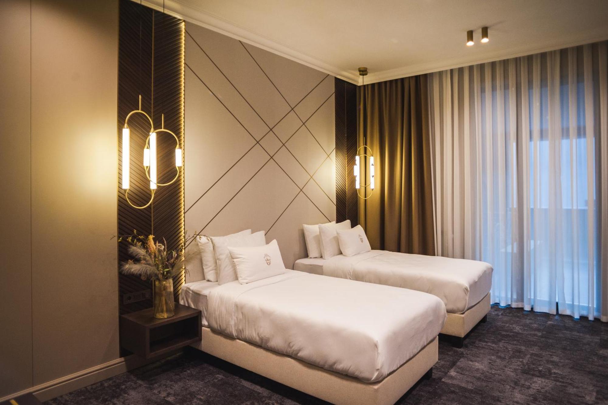 Old Continent Hotel Uzhhorod Εξωτερικό φωτογραφία