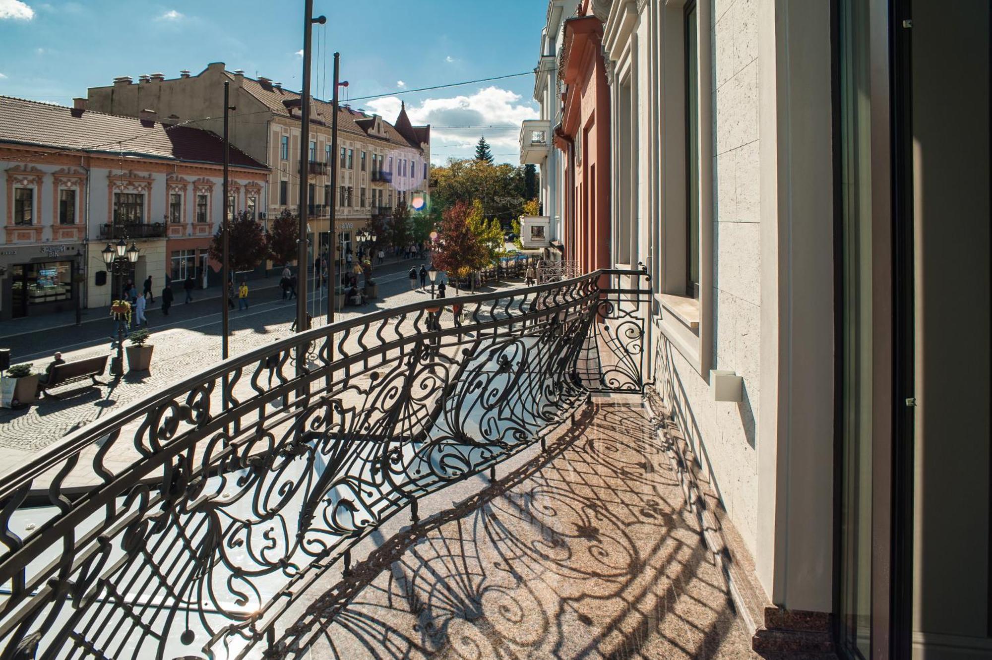 Old Continent Hotel Uzhhorod Εξωτερικό φωτογραφία
