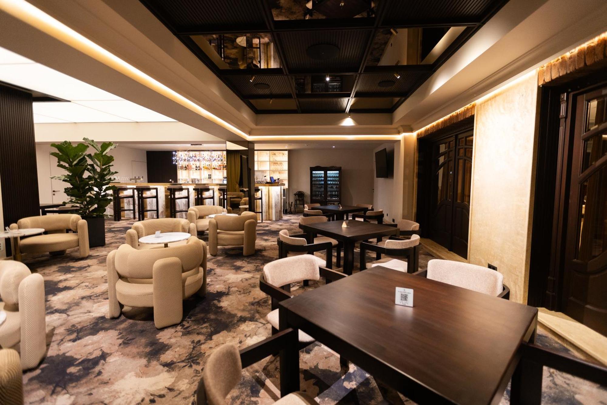 Old Continent Hotel Uzhhorod Εξωτερικό φωτογραφία